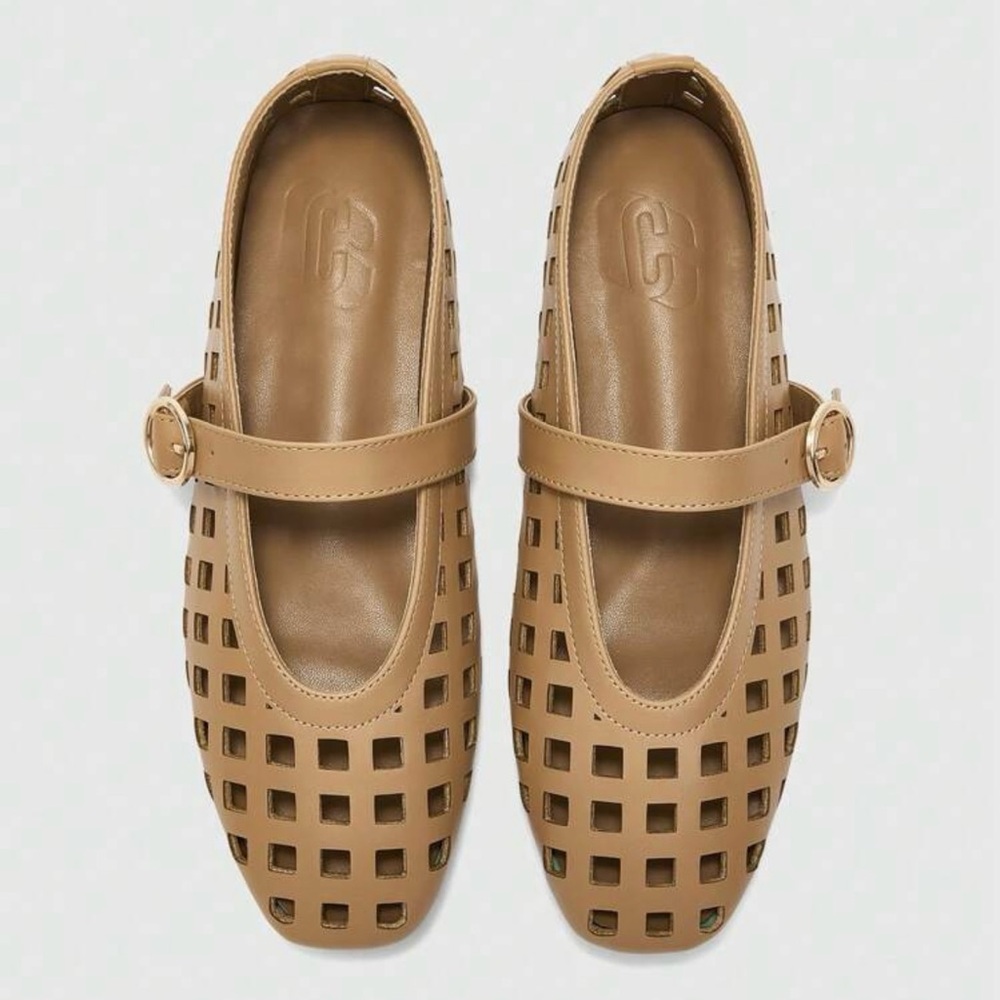 “ SOLD “Women's Tan Mary Jane Shoes